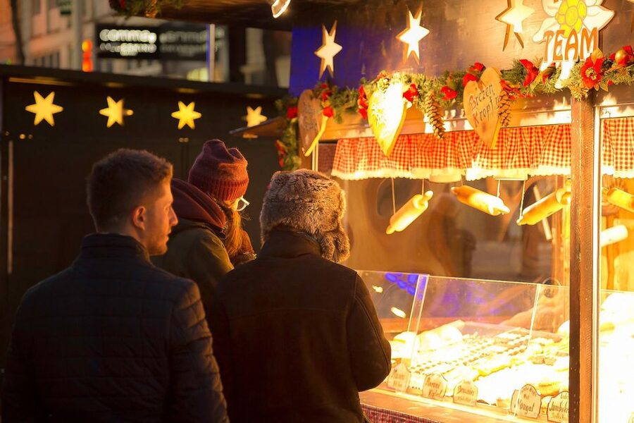 Vienna: Christmas Markets Tour - Four markets instead of one famous square