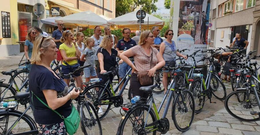 Vienna: City Highlights Guided Bike Tour - Starting at Piaristengasse 56-58