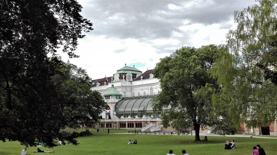 Vienna: City Highlights Guided Walking Tour & Old Town - The medieval Jewish quarter