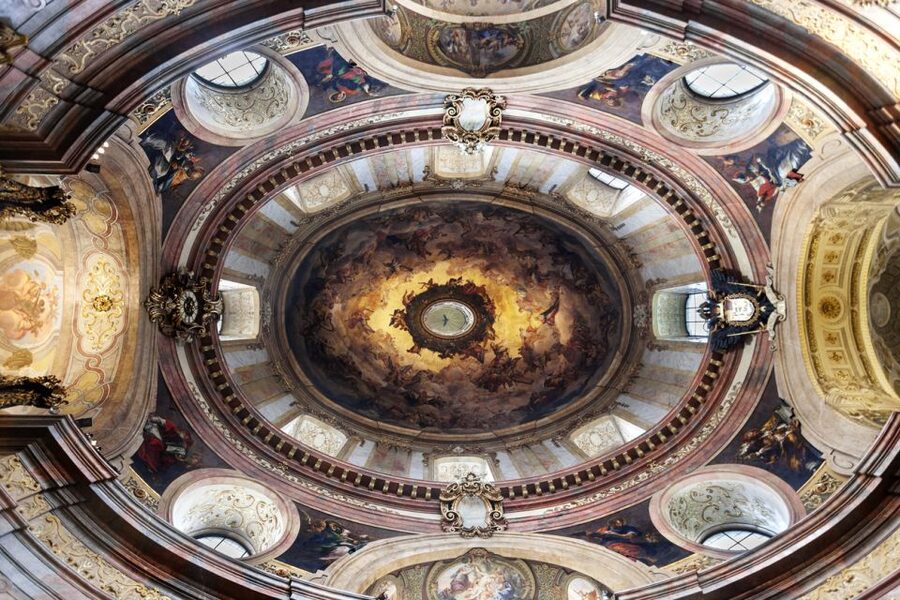 Vienna: Classic Ensemble Vienna in St. Peter's Church Ticket - Seating, sightlines, and comfort