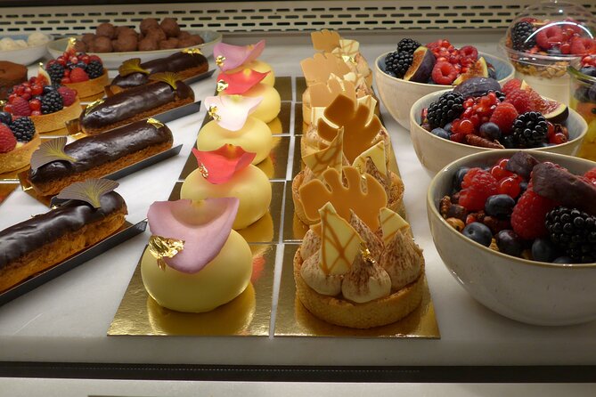 Vienna Coffee, Cake & Pastries Tour with Local Stories - Naschmarkt: a full hour for tasting and looking