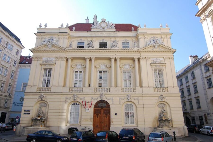 Vienna: Courtyards & Hidden Places Walking Tour - Starting near St. Stephen’s Cathedral