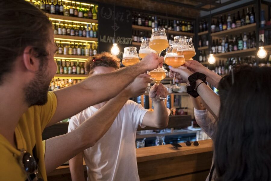 Vienna: Craft Beer Tasting Experience with Local Snacks - Four beers, four chances to compare