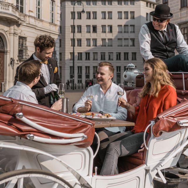 Vienna: Culinary Horse-Drawn Carriage Experience - How much commentary should you expect?
