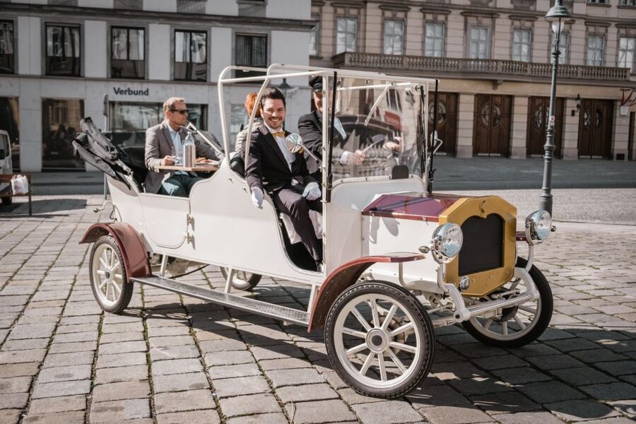 Vienna: Culinary Sightseeing Tour in an Electric Vintage Car - Key points to know before you book