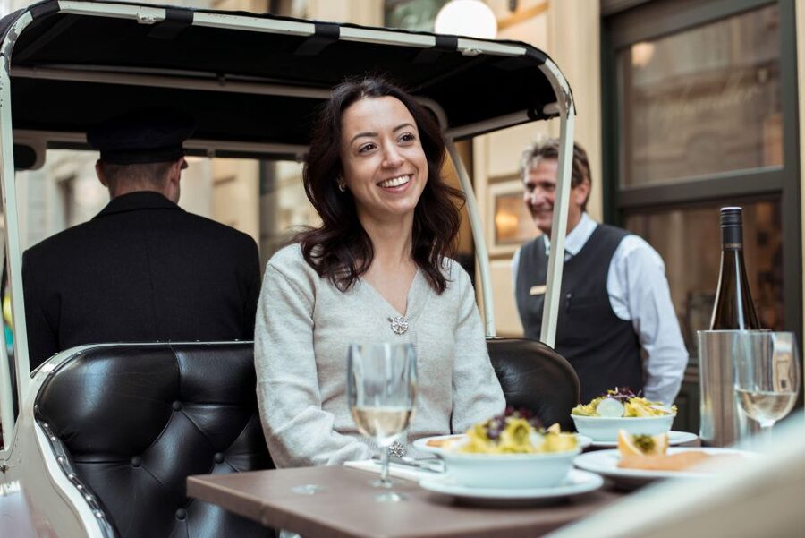 Vienna: Culinary Sightseeing Tour in an Electric Vintage Car - Is $364 a fair price?