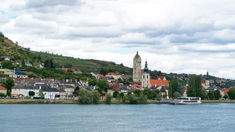 Vienna: Day Tour to Wachau Valley - Dürnstein and the castle story above the town