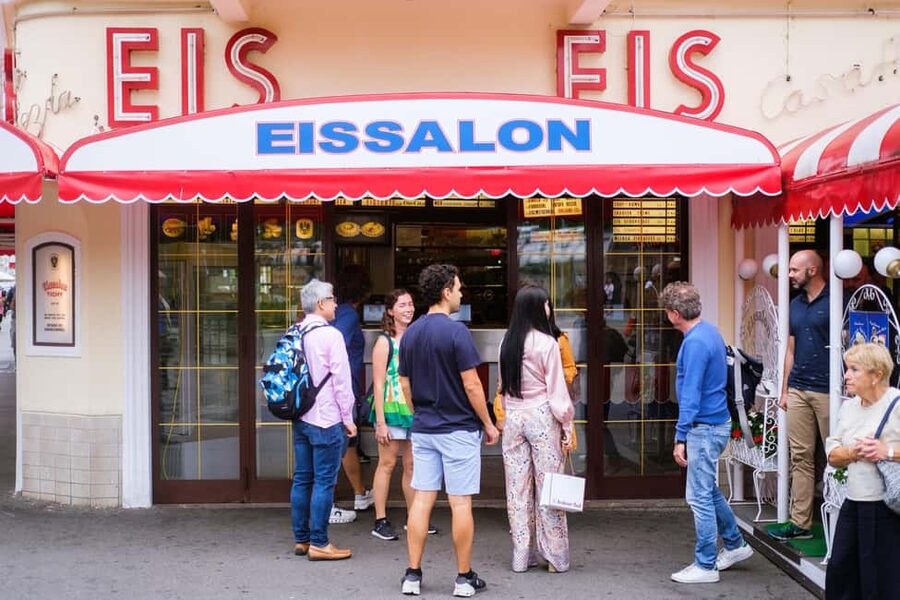 Vienna: Dessert Tour with Pastries, Cakes & Hidden Cafes - Who should book this tour?
