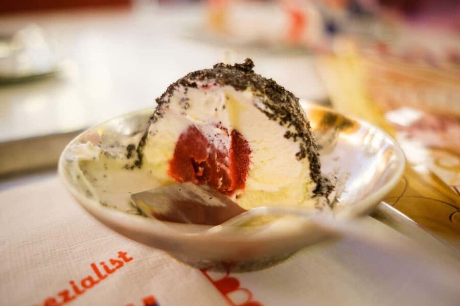 Vienna: Dessert Tour with Pastries, Cakes & Hidden Cafes - Austrian coffee culture in the 4th district