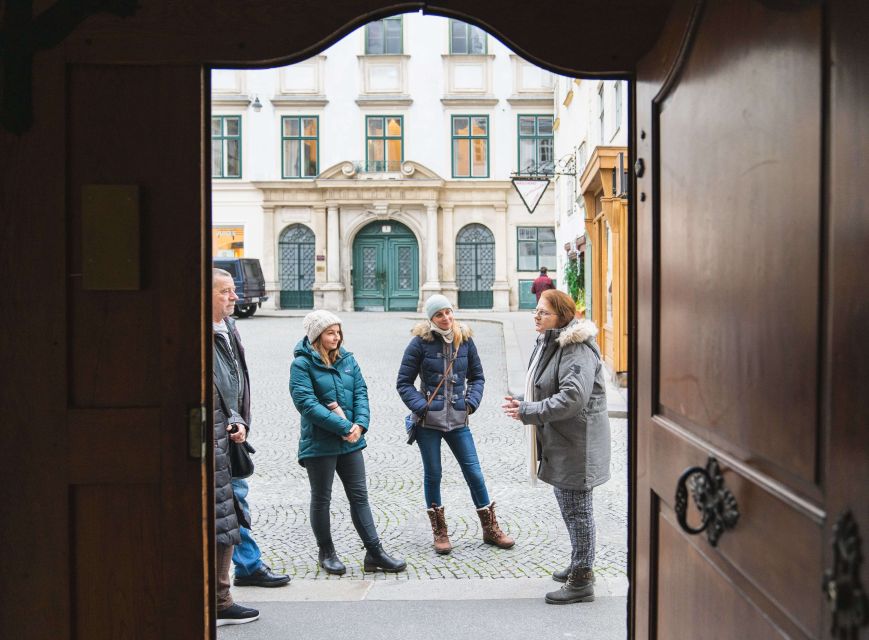 Vienna: Educational Walk Exploring Homelessness - The value of personal stories and facts together