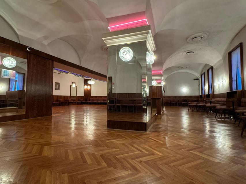 Vienna: Festive Season and New Year's Eve Waltz Workshop - Who should book this experience?