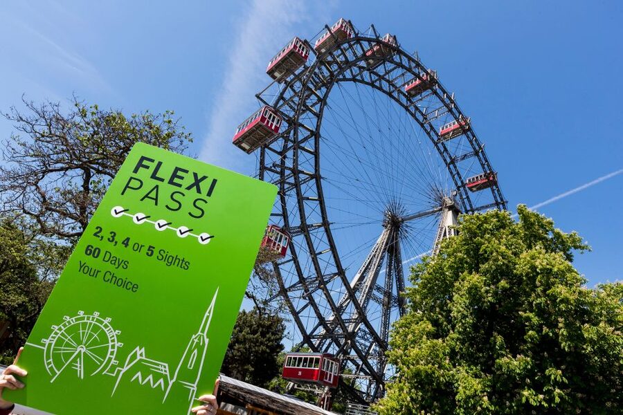 Vienna FLEXI Pass: Choose from 70+ Top Sights in one Ticket - Use the 72-hour bus to get your bearings