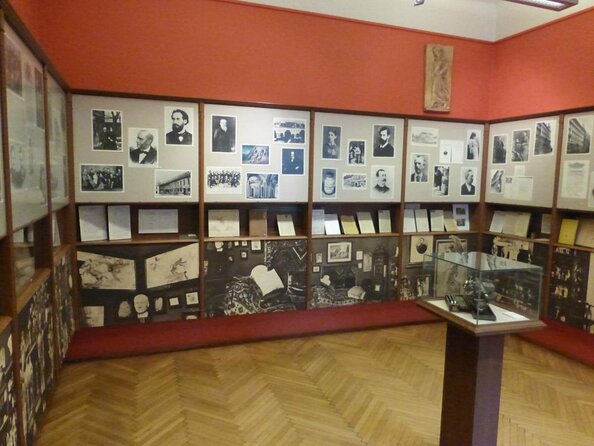 Vienna: Freud, Mozart & Beethoven Exploration Game - From Stephansplatz to Vienna’s cultural figures