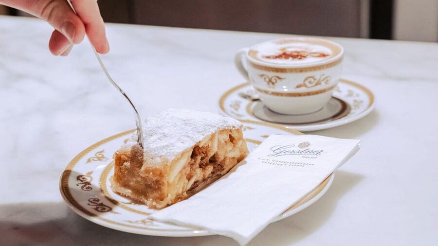 Vienna: Gerstner KuK Hofzuckerbäcker Baking Show & Tasting - The dough stretching is the star of the show