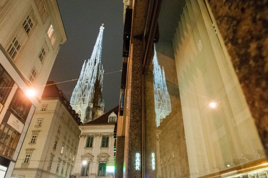 Vienna: Ghosts and Legends Guided Nighttime Walking Tour - Blutgasse, vampires, and witches