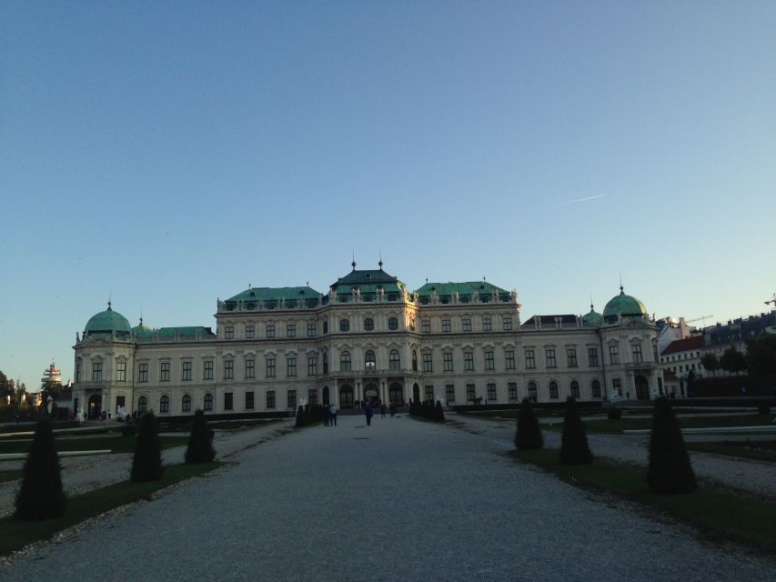 Vienna: Guided E-Bike Tour - City Park, Schwarzenbergplatz, and Belvedere