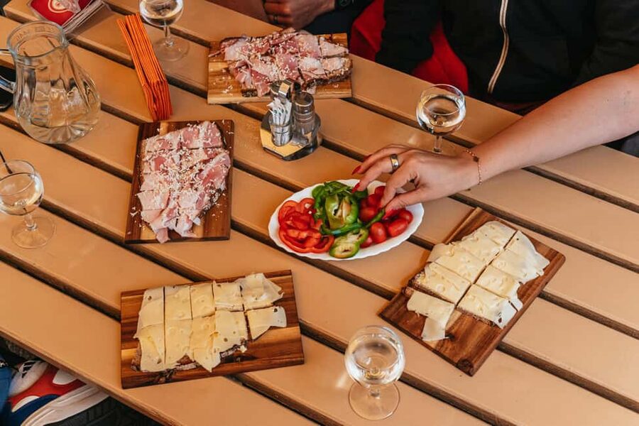 Vienna: Guided Foodie Walking Tour with Tastings and Coffee - Finishing near the Opera House and the starting point