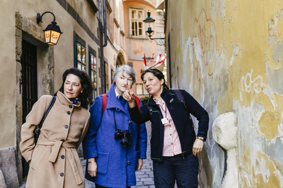 Vienna: Guided Walking Tour of City Center Highlights - The guides make or break the experience