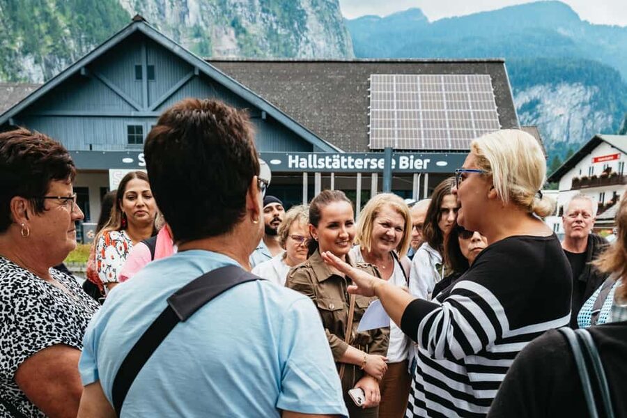 Vienna: Hallstatt & Alpine Peaks Day Trip with Skywalk Lift - Practical ways to make the day better
