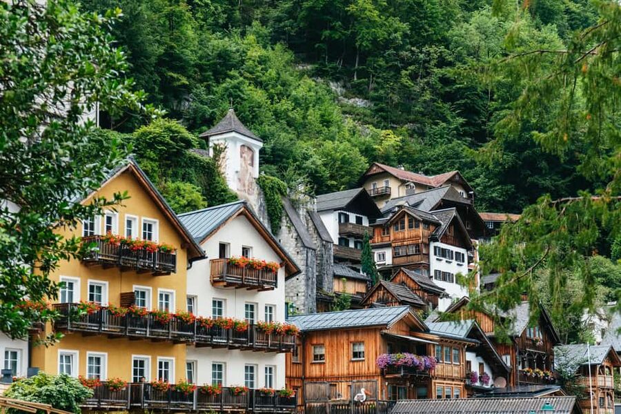 Vienna: Hallstatt & Alpine Peaks Day Trip with Skywalk Lift - Why Hallstatt works as a day trip from Vienna