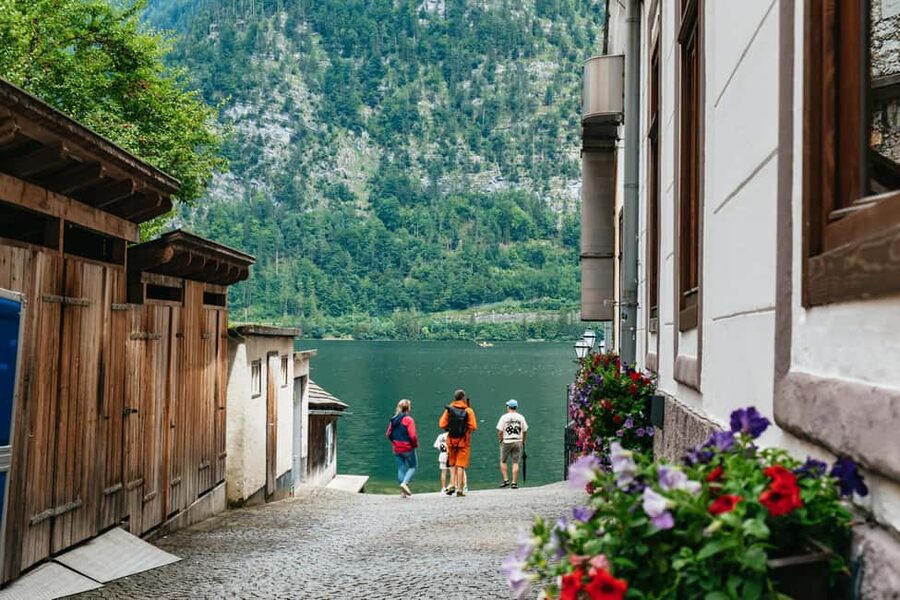 Vienna: Hallstatt & Alpine Peaks Day Trip with Skywalk Lift - Who will get the most from this tour