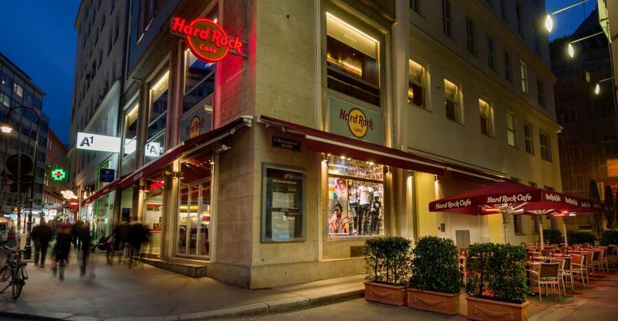 Vienna: Hard Rock Cafe with Set Menu for Lunch or Dinner - A rock cafe in the heart of old Vienna