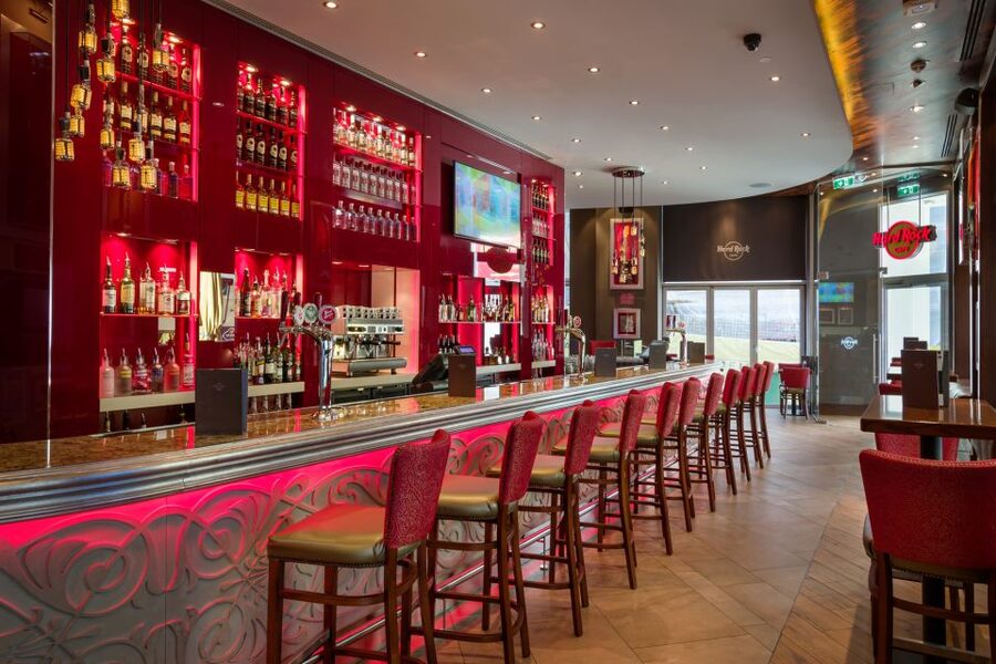 Vienna: Hard Rock Cafe with Set Menu for Lunch or Dinner - The memorabilia is part of the meal