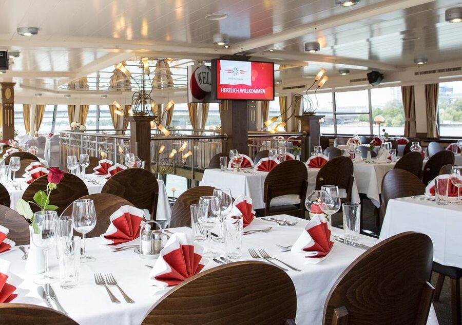 Vienna: Heurigen Cruise with Viennese Songs and Buffet - A cold and warm Heuriger buffet