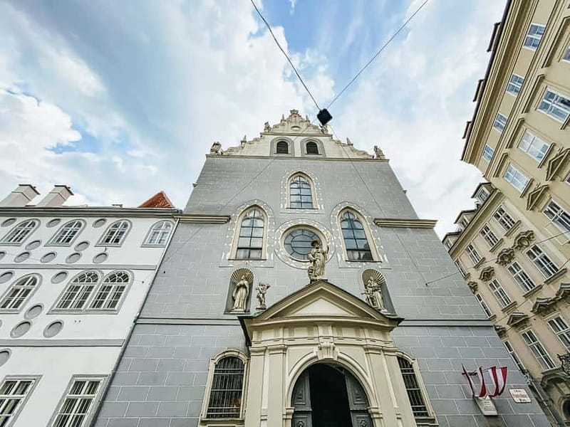 Vienna: Hidden Secrets and Local Stories Walking Tour - Key points at a glance