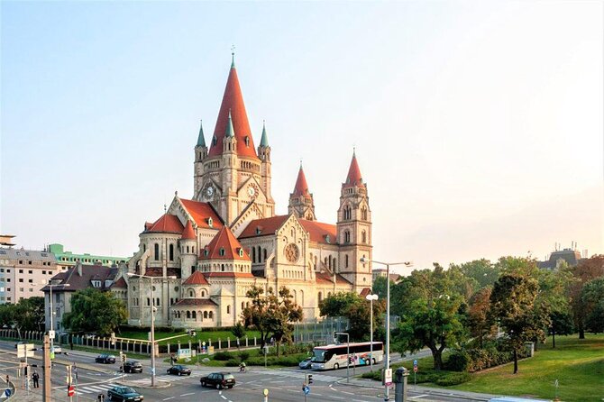 Vienna Highlights: Private Guided Walking Tour - A quick walk through Vienna’s historic center
