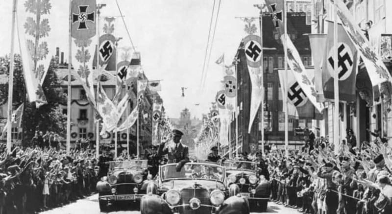 Vienna: Historical Walking Tour - Hitler and the 1900s - Karlsplatz and the city’s changing face