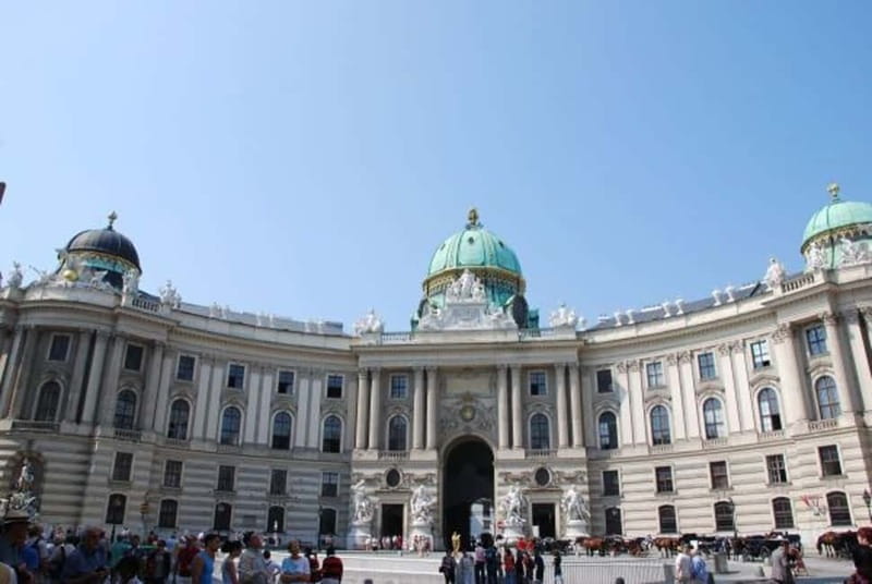 Vienna: History Highlight Walking Tour - Hofburg Palace and the scale of Habsburg power