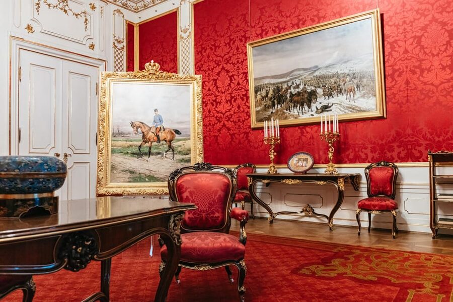Vienna: Hofburg and Empress Sisi Museum Guided Tour - Starting at Albertinaplatz and walking into imperial Vienna