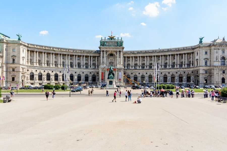 Vienna: Hofburg Palace and Sisi Museum Skip-the-Line Tour - The four-hour route through Vienna’s Old Town