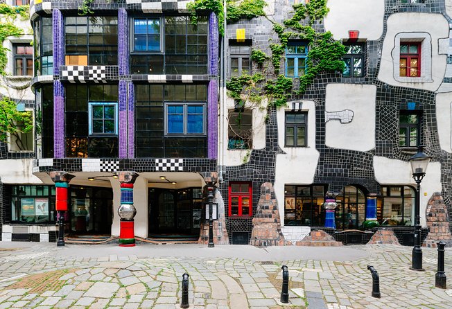 Vienna Hop On Hop Off City Tour - Audio Commentary: Useful, but Not a Live Tour