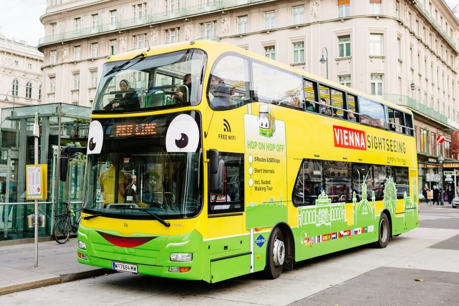 Vienna: Hop-On Hop-Off Sightseeing Bus Tour in 19 Languages - Yellow Route: Schönbrunn and Belvedere