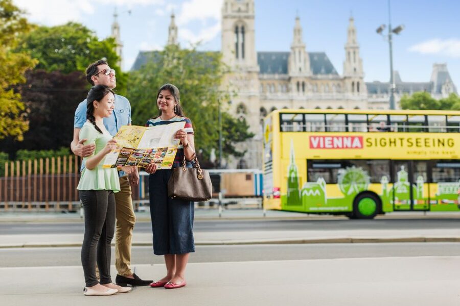 Vienna: Hop-On Hop-Off Sightseeing Bus Tour in 19 Languages - Audio commentary, languages, and the walking app