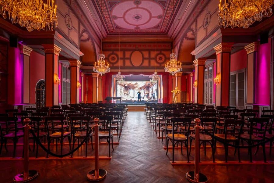 Vienna: House of Strauss Museum Ticket & Experience - Entering Gartenpalais Zögernitz and the Strauss world