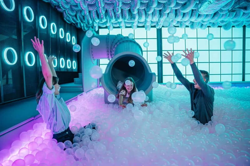 Vienna: IKONO VIENNA Immersive Experience Ticket - Entering more than 12 changing rooms