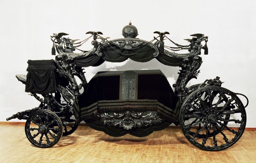 Vienna: Imperial Carriage Museum in Schönbrunn Palace Ticket - Audio guide or your own guide?
