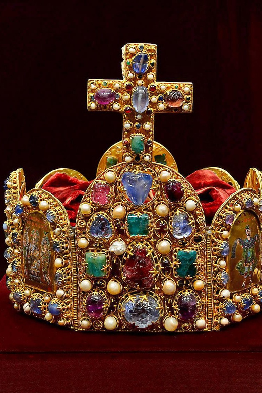 Vienna: Imperial Treasury & New Hofburg Palace Combo Ticket - Weltmuseum Wien and the broader palace setting