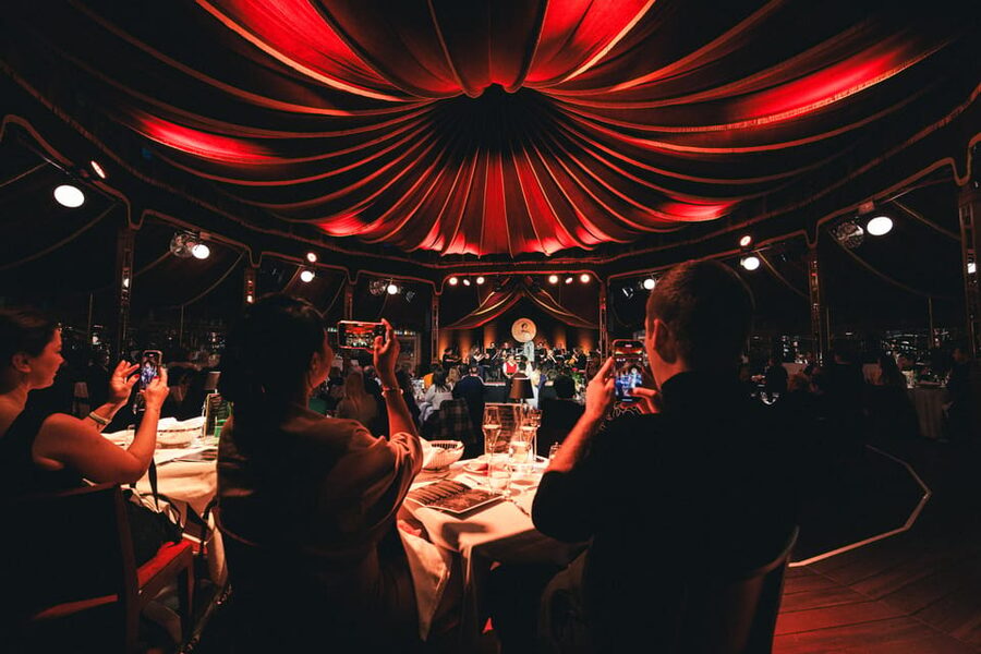 Vienna: Johann Strauss Dinner Show at the Prater - Act Three: Violin fireworks and a party finish