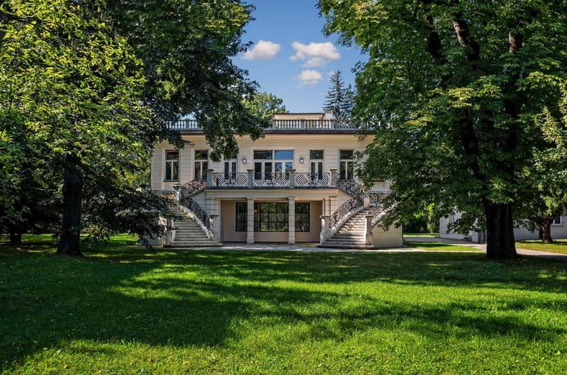 Vienna: Klimt Villa (Gustav Klimt Atelier & Museum) Ticket - Why Klimt Villa feels different from a museum gallery