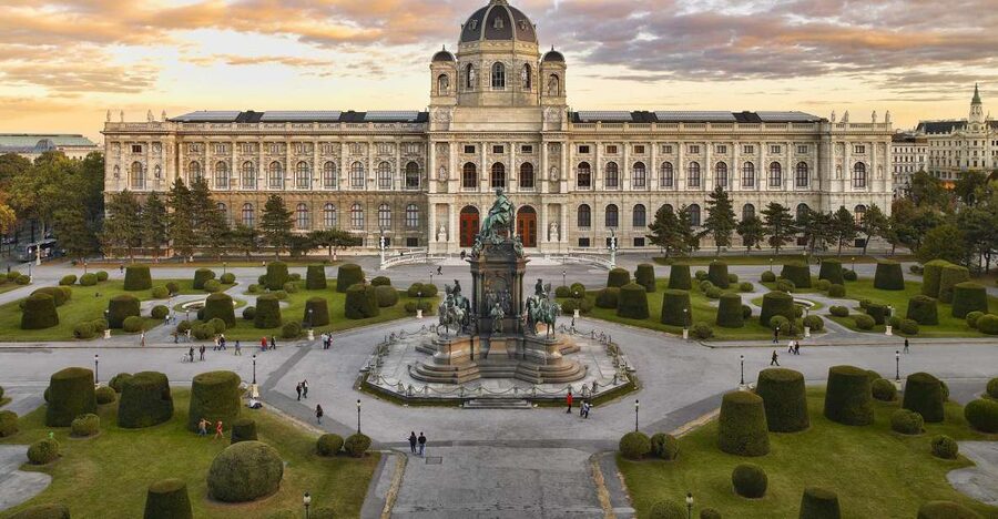 Vienna Kunsthistorisches Museum Day Admission Ticket - Start with the staircase, not the masterpieces