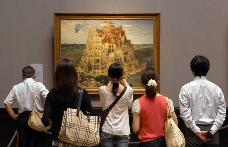 Vienna: Kunsthistorisches Museum Guided Tour incl. admission - Meeting your guide at Maria-Theresien-Platz
