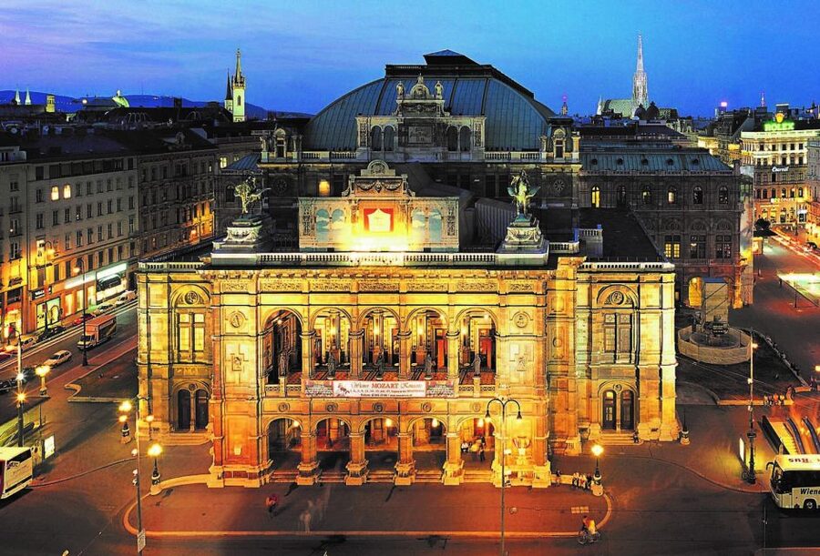 Vienna: Mozart Concert with Dinner and Carriage Ride - What the Mozart concert package includes