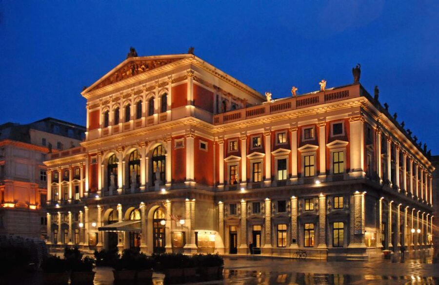 Vienna: Mozart Concert with Dinner and Carriage Ride - The small details that make or break the night