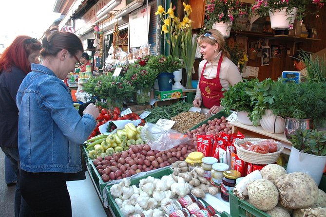 Vienna Naschmarket Food Tasting Tour - Walking into Vienna’s Naschmarkt
