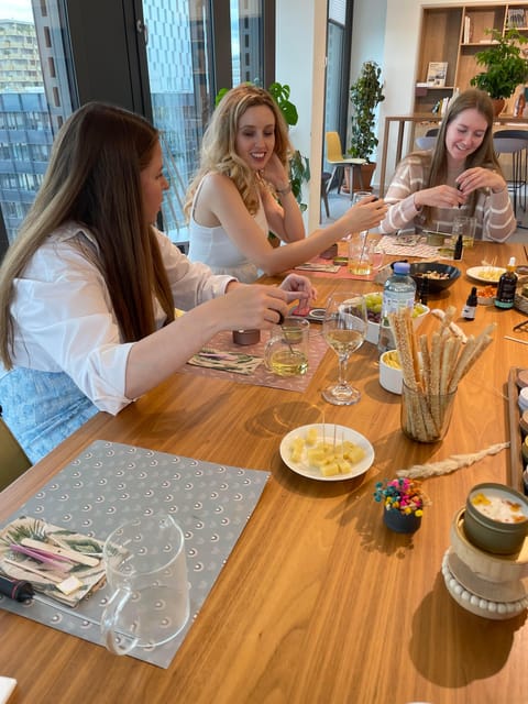 Vienna: Natural soy wax candles Workshop - How the two-hour workshop unfolds