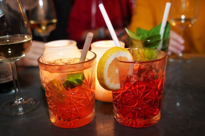 Vienna Nightlife Experience: Food, Wine, Cocktails & Vibes - Food restrictions and drinking choices